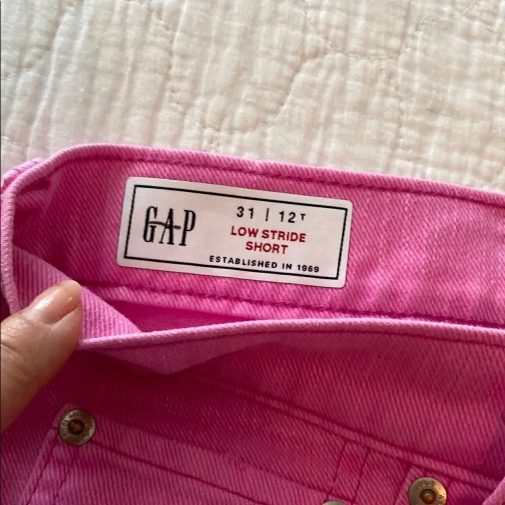 NEW GAP BUBBLEGUM PINK LOW STRIDE JEAN SHORTS 12T/31